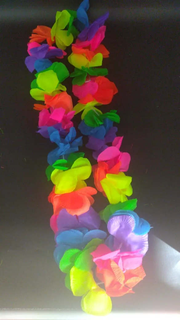 COLAR HAVAIANO COM 40 PÉTALAS DUPLAS 60 CM PETÁLA 8 CM