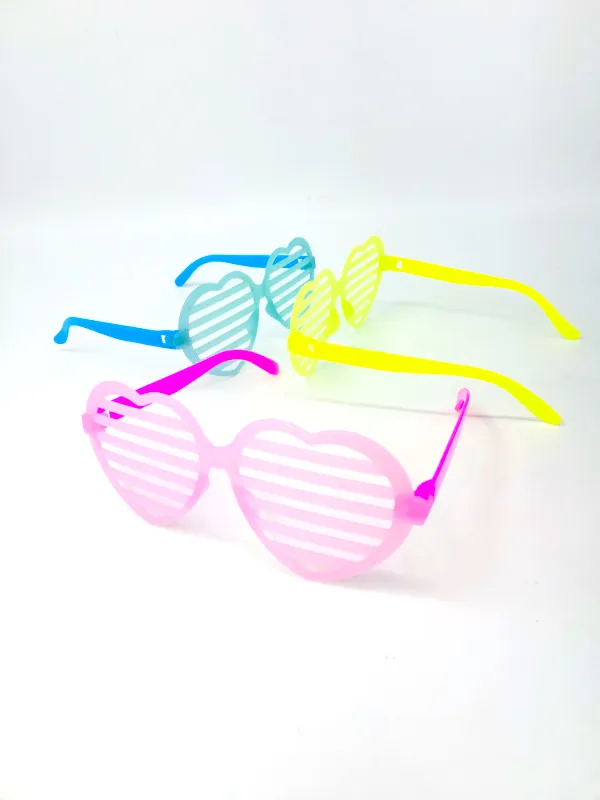 ÓCULOS NEON SEM LENTE CORAÇÃO